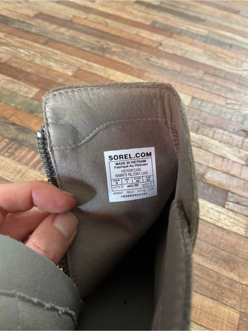 Sorel Gray Leather Ankle Booties with Stacked Heel